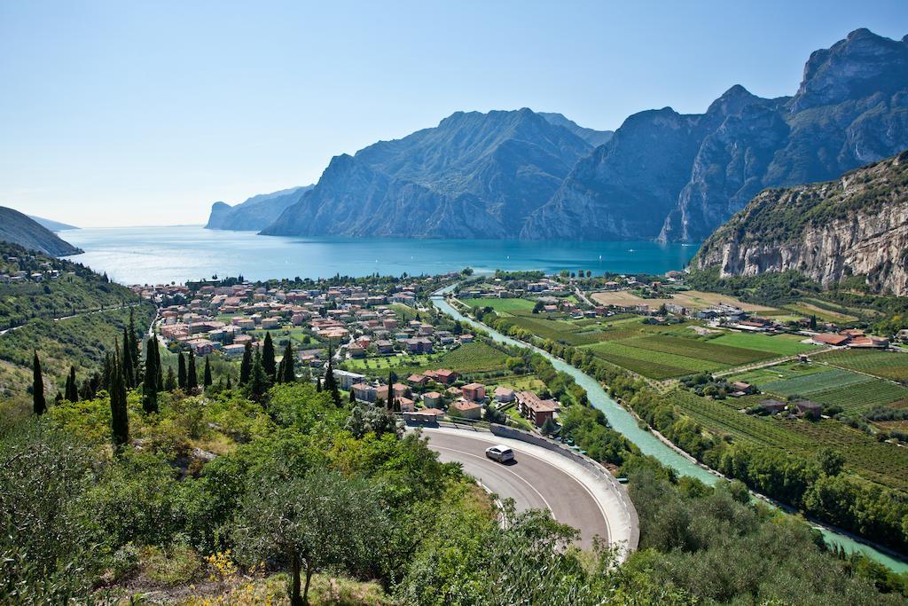 Hotel Continental - Tonelli Hotels Torbole Sul Garda Exteriör bild